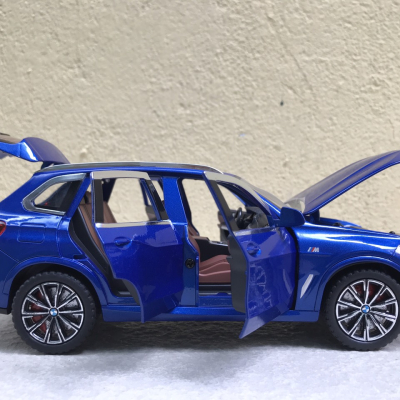 Mô hình xe BMW X5 xDrive40i tỷ lệ 1:24