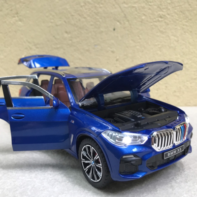 Mô hình xe BMW X5 xDrive40i tỷ lệ 1:24