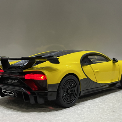 ​Mô hình xe Bugatti Chiron Pur Sport tỷ lệ 1:24