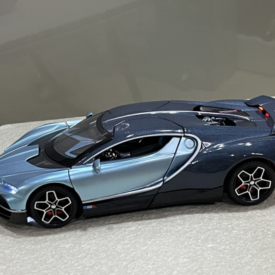 ​Mô hình xe Bugatti Tourbillon tỷ lệ 1:24