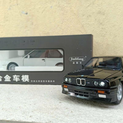 ​Mô hình xe cổ BMW M3 Sport Evolution 1986 tỷ lệ 1:24