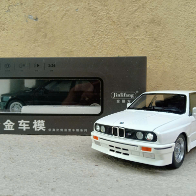​Mô hình xe cổ BMW M3 Sport Evolution 1986 tỷ lệ 1:24