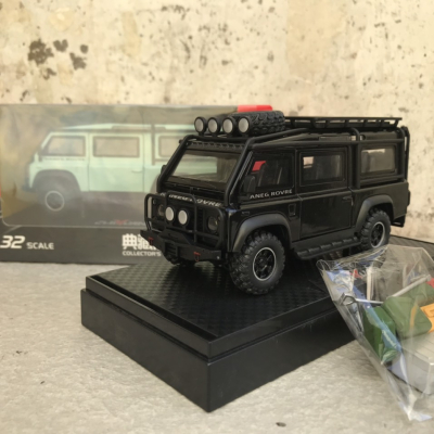 ​Mô hình xe cổ land Rover Defender Van  tỷ lệ 1:32
