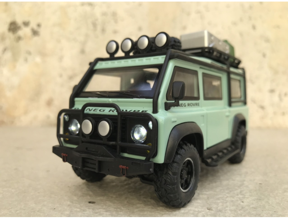 Mô hình xe cổ land Rover Defender Van tỷ lệ 1:32 Mô hình xe cổ land Rover Defender Van tỷ lệ 1:32
