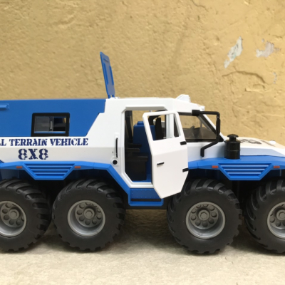 Mô hình xe Địa hình Shaman 8x8 tỷ lệ 1:24