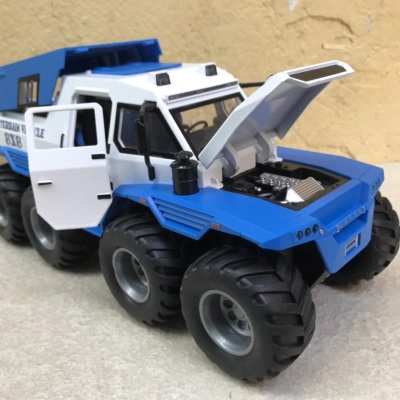Mô hình xe Địa hình Shaman 8x8 tỷ lệ 1:24