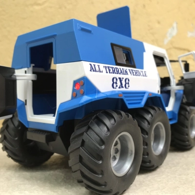 Mô hình xe Địa hình Shaman 8x8 tỷ lệ 1:24