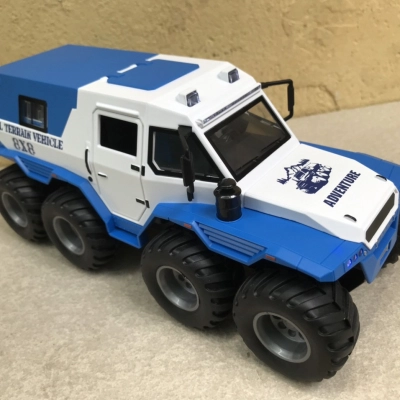 Mô hình xe Địa hình Shaman 8x8 tỷ lệ 1:24