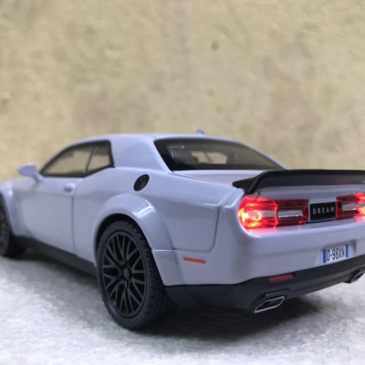 Mô hình xe Dodge Chargers SRT Hellcat 2023 tỷ lệ 1:32