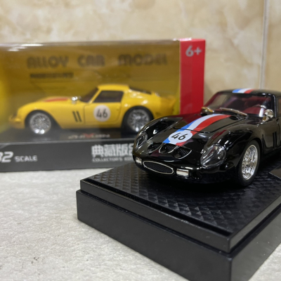 ​Mô hình xe Ferrari 250 GTO tỷ lệ 1:32