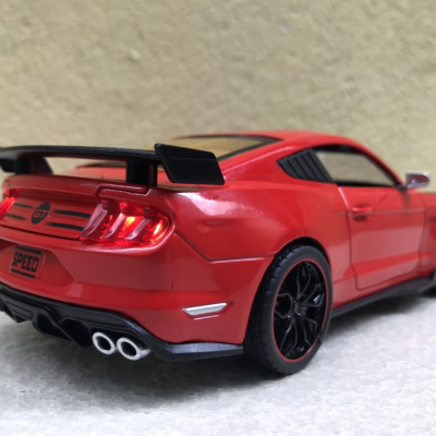 Mô hình xe Ford Mustang GT500 tỷ lệ 1:24