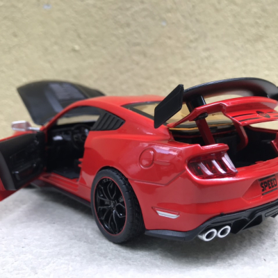 Mô hình xe Ford Mustang GT500 tỷ lệ 1:24