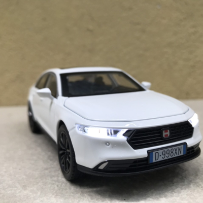 Mô hình xe Honda Accord 2024 tỷ lệ 1:32
