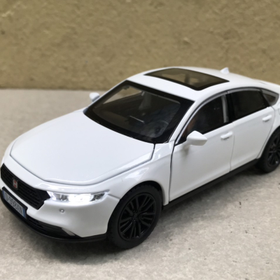 Mô hình xe Honda Accord 2024 tỷ lệ 1:32