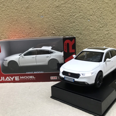 Mô hình xe Honda Accord 2024 tỷ lệ 1:32