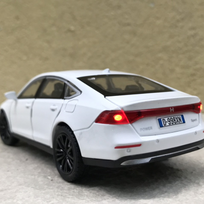 Mô hình xe Honda Accord 2024 tỷ lệ 1:32