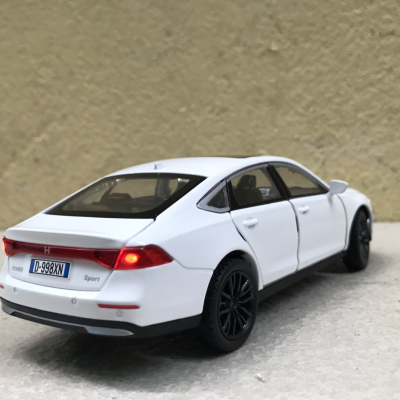 Mô hình xe Honda Accord 2024 tỷ lệ 1:32