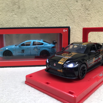 Mô hình xe JAGUAR XE SV project 8 tỷ lệ 1:32