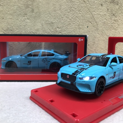 Mô hình xe JAGUAR XE SV project 8 tỷ lệ 1:32