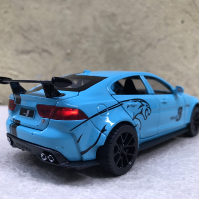Mô hình xe JAGUAR XE SV project 8 tỷ lệ 1:32