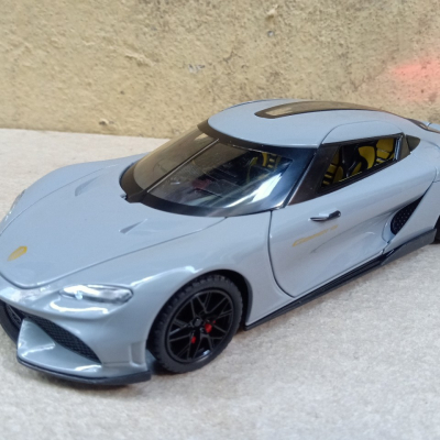 Mô hình xe Koenigsegg Gemera  tỷ lệ 1:24