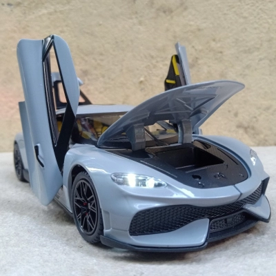 Mô hình xe Koenigsegg Gemera  tỷ lệ 1:24