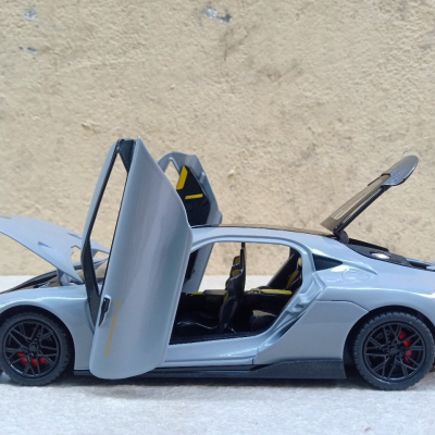 Mô hình xe Koenigsegg Gemera  tỷ lệ 1:24