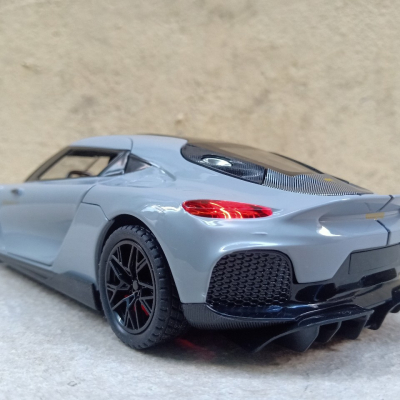 Mô hình xe Koenigsegg Gemera  tỷ lệ 1:24