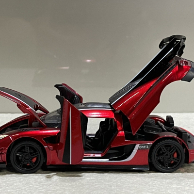 ​Mô hình xe Koenigsegg One1 tỷ lệ 1:32