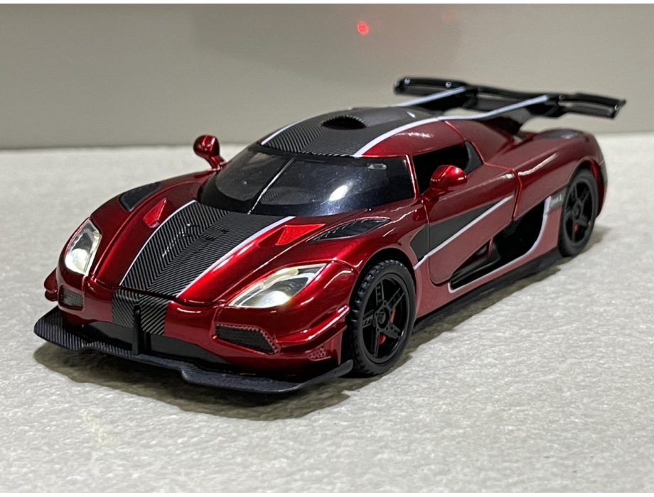 ​Mô hình xe Koenigsegg One1 tỷ lệ 1:32