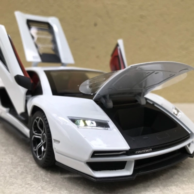 Mô hình xe Lamborghini Countach LPi 800-4 tỷ lệ 1:24