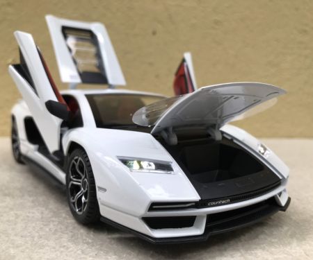​Mô hình xe Lamborghini Countach LPi 800-4 tỷ lệ 1:24
