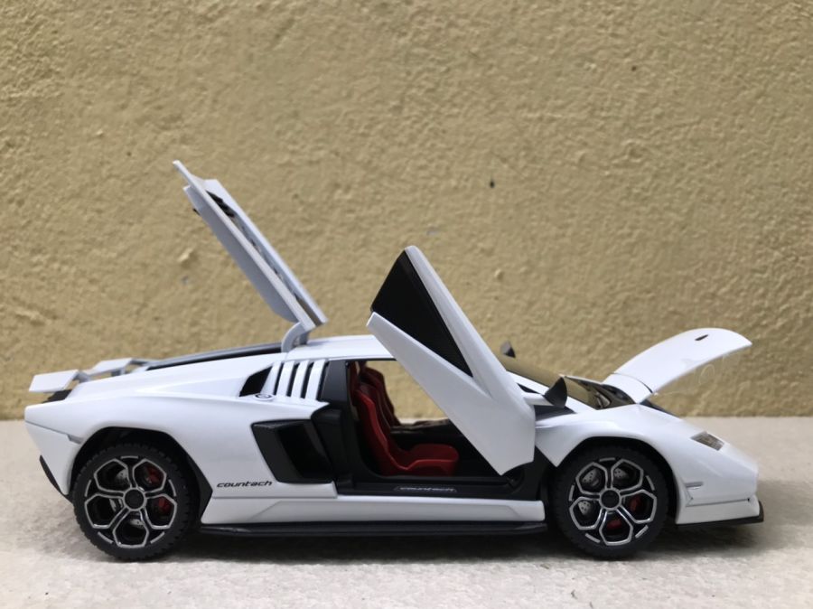 ​Mô hình xe Lamborghini Countach LPi 800-4 tỷ lệ 1:24