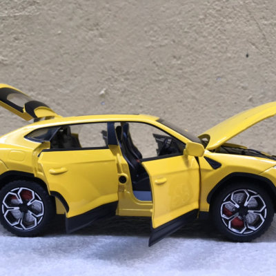 Mô hình xe Lamborghini URUS 2022  tỷ lệ 1:24