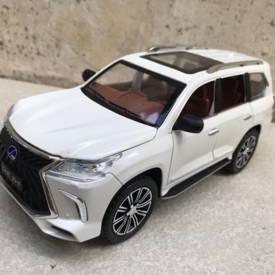 Mô hình xe LEXUS LX570 2022  tỷ lệ 1:24