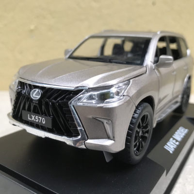 Mô hình xe LEXUS LX570 2022  tỷ lệ 1:32