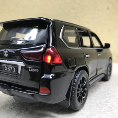 Mô hình xe LEXUS LX570 2022  tỷ lệ 1:32