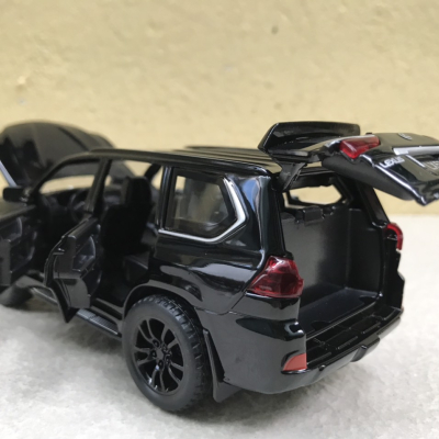 Mô hình xe LEXUS LX570 2022  tỷ lệ 1:32