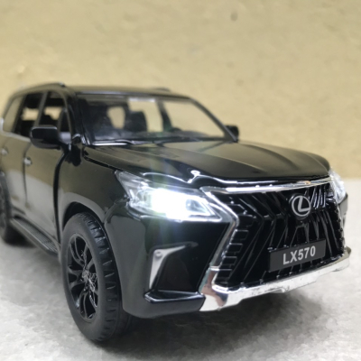 Mô hình xe LEXUS LX570 2022  tỷ lệ 1:32