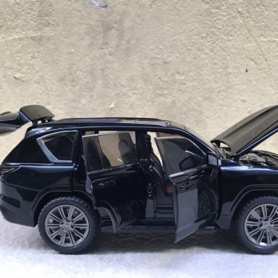 Mô hình xe LEXUS LX600 2024 tỷ lệ 1:24