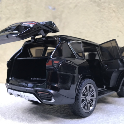 Mô hình xe LEXUS LX600 2024 tỷ lệ 1:24