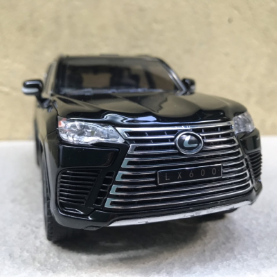Mô hình xe LEXUS LX600 2024 tỷ lệ 1:24