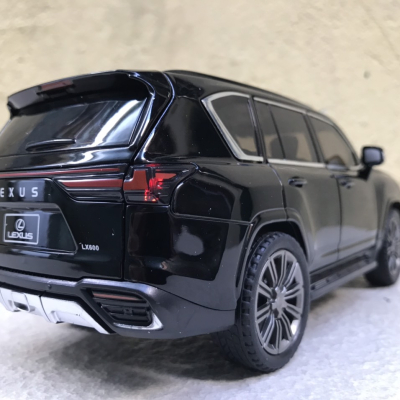 Mô hình xe LEXUS LX600 2024 tỷ lệ 1:24