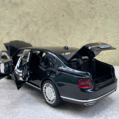 Mô hình xe Limousine Aurus Senat Tổng Lãnh Sự  tỷ lệ 1:24