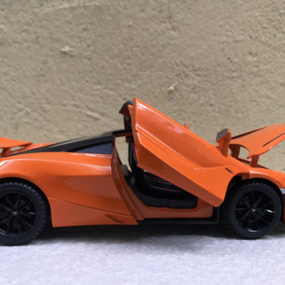 Mô hình xe Mclaren 720S tỷ lệ 1:24