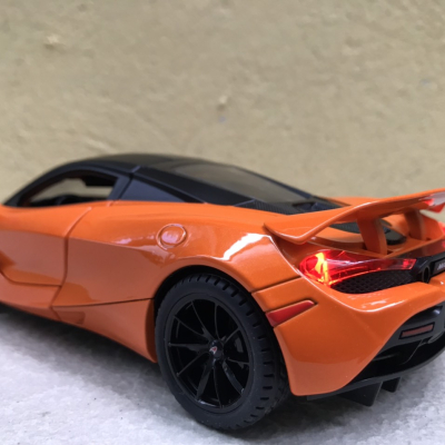 Mô hình xe Mclaren 720S tỷ lệ 1:24