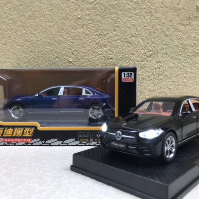 Mô hình xe Mercedes-Benz E300 2024 tỷ lệ 1:32