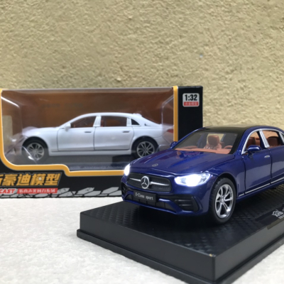 Mô hình xe Mercedes-Benz E300 2024 tỷ lệ 1:32