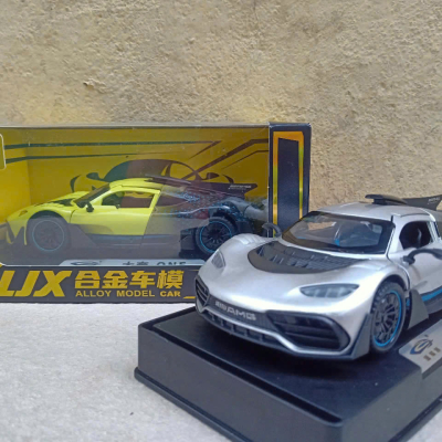​Mô hình xe Mercedes-Benz One  tỷ lệ 1:32