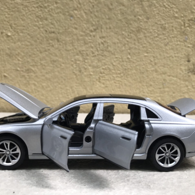 Mô hình xe Mercedes-Benz S400L 2024 tỷ lệ 1:32